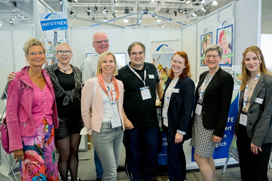 Gruppenbild der Standbetreuung DDH-M auf dem Diabetologenkongress Berlin 2022