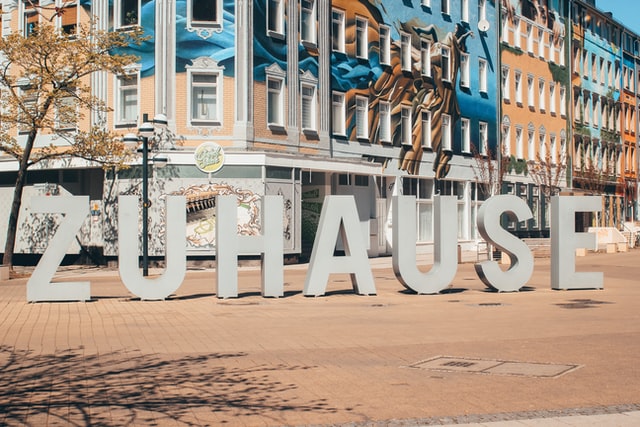 unsplash.com; Foto: Maximillian Scheffler; Brühl, Chemnitz Deutschland; Zuhause
