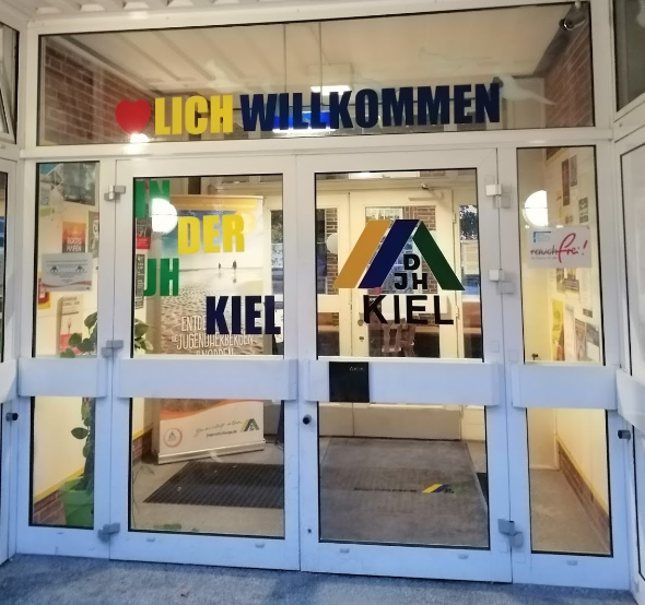 DJH Kiel, Foto von der Webseite, Eingangstür